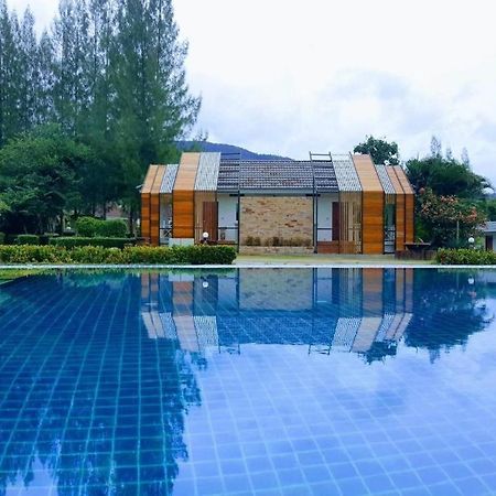 ตะนาวศรี แอนด์ ครีกไซด์ รีสอร์ต Hotel สวนผึ้ง ภายนอก รูปภาพ