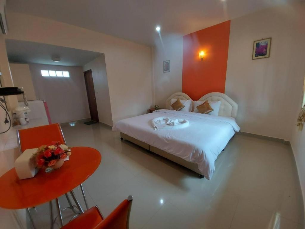 ตะนาวศรี แอนด์ ครีกไซด์ รีสอร์ต Hotel สวนผึ้ง ภายนอก รูปภาพ